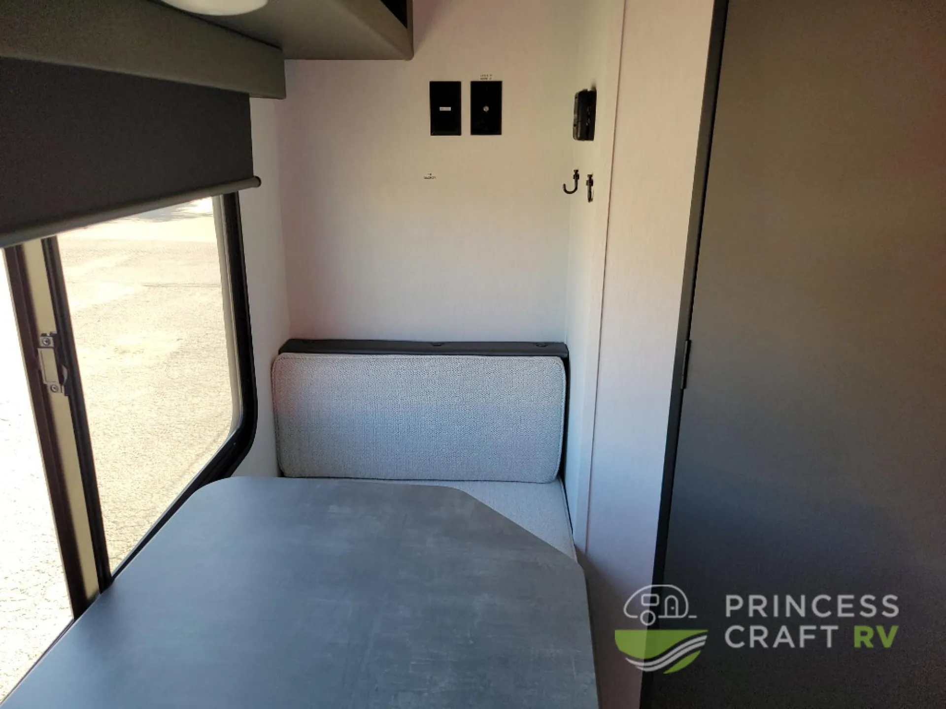 2027 Coachmen Remote 121R - Photo 4