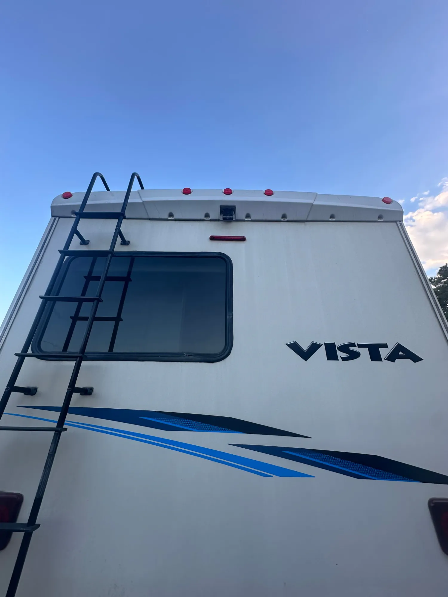 2019 Winnebago Vista 27PE - Photo 4