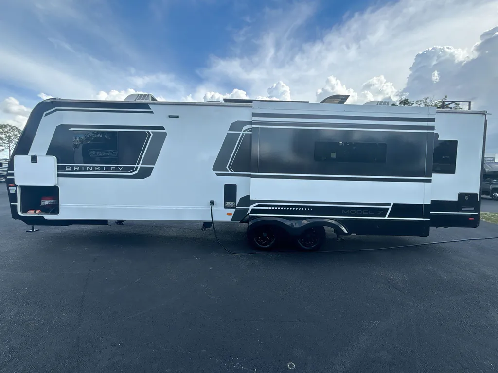2025 Brinkley Model Z AIR 295, Photos photo 7