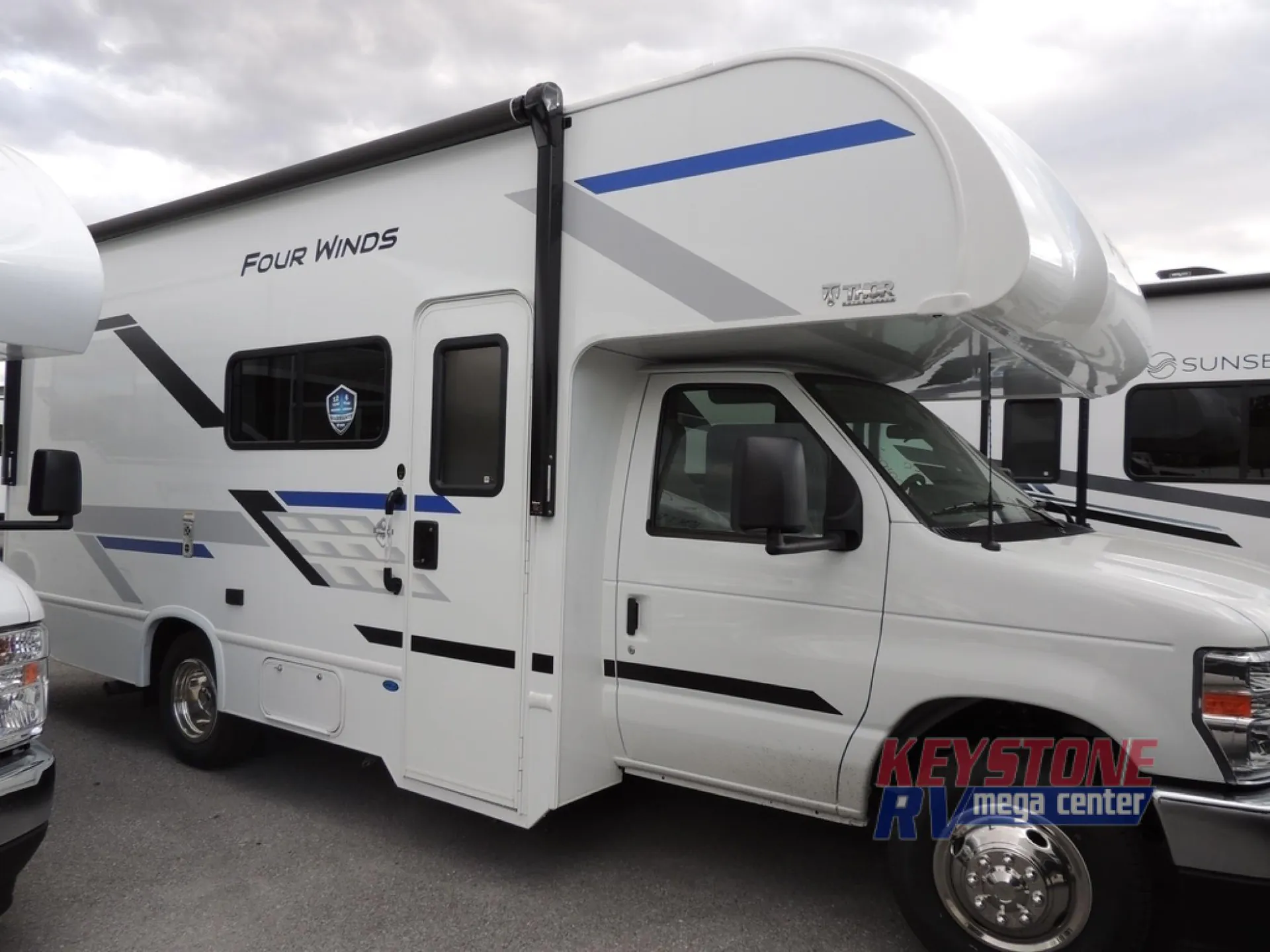 2026 Thor Motor Coach Four Winds 22Z - Photo 2
