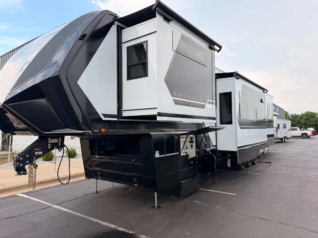 2027 Brinkley Model G 3970, Photos photo 10