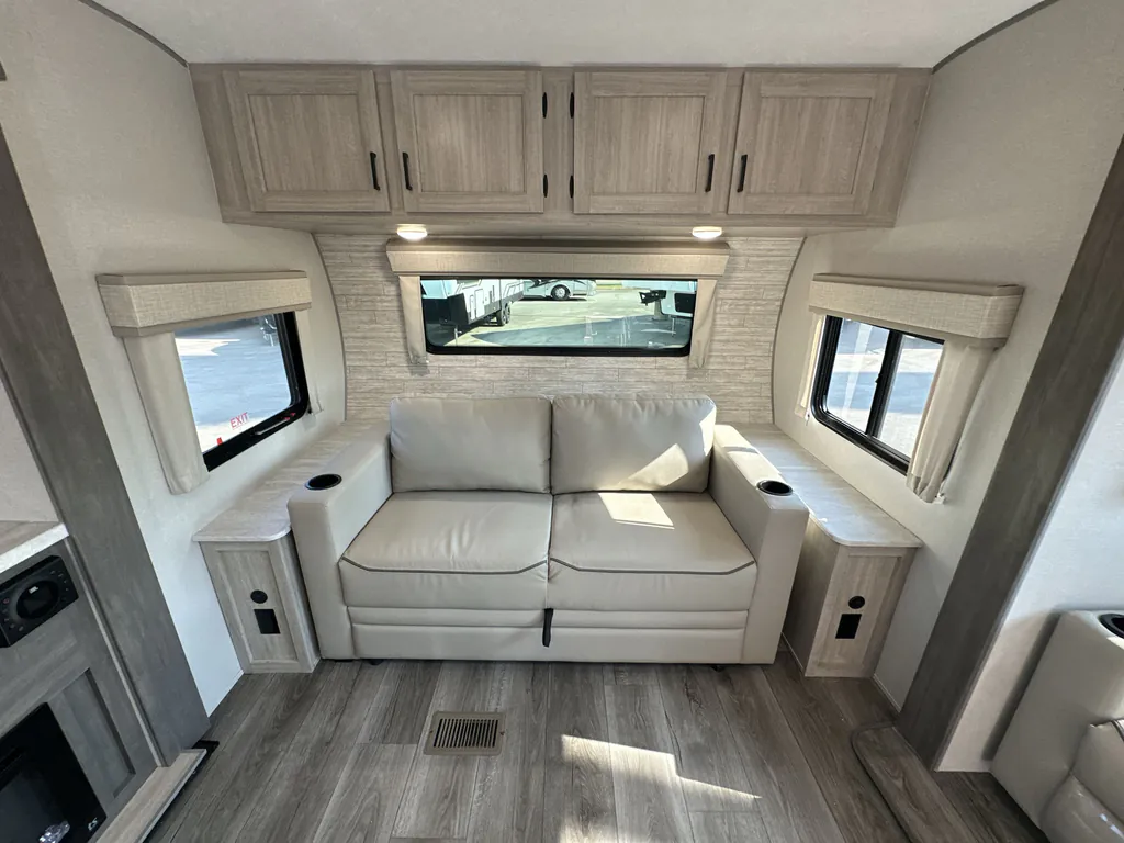 2024 Coachmen Catalina Legacy Edition 283FEDS, Photos photo 10