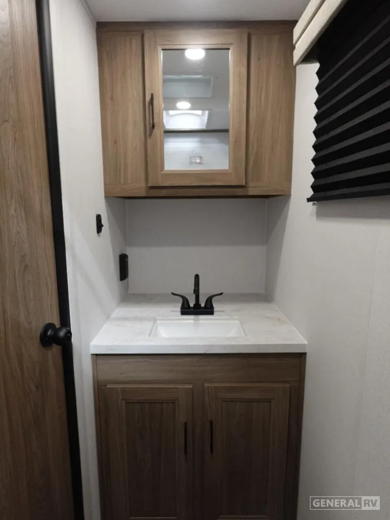 2026 Coachmen Freedom Express Select 18SE, Photos photo 12