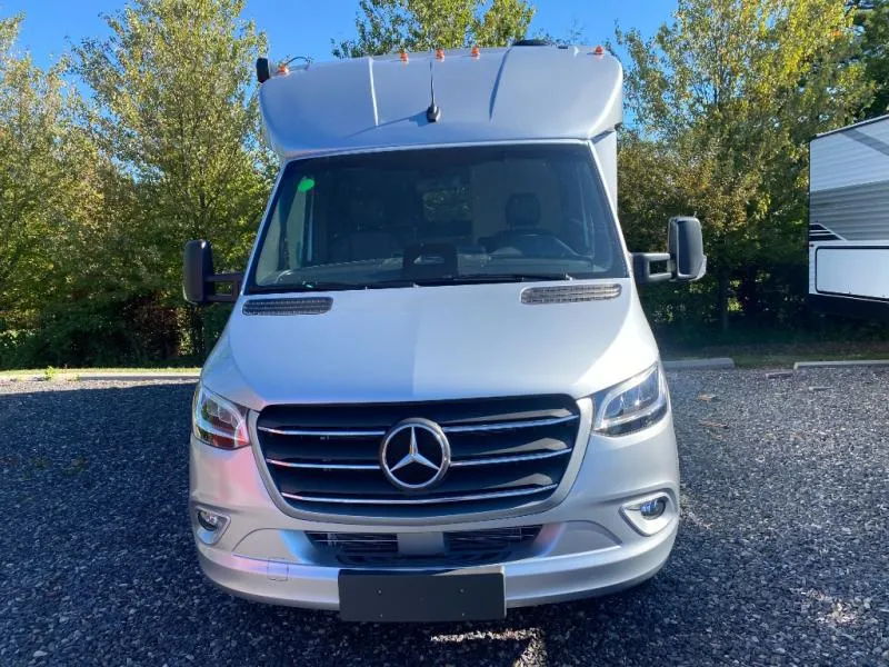 2026 Pleasure-Way Plateau XLRB Std. Model - Photo 3