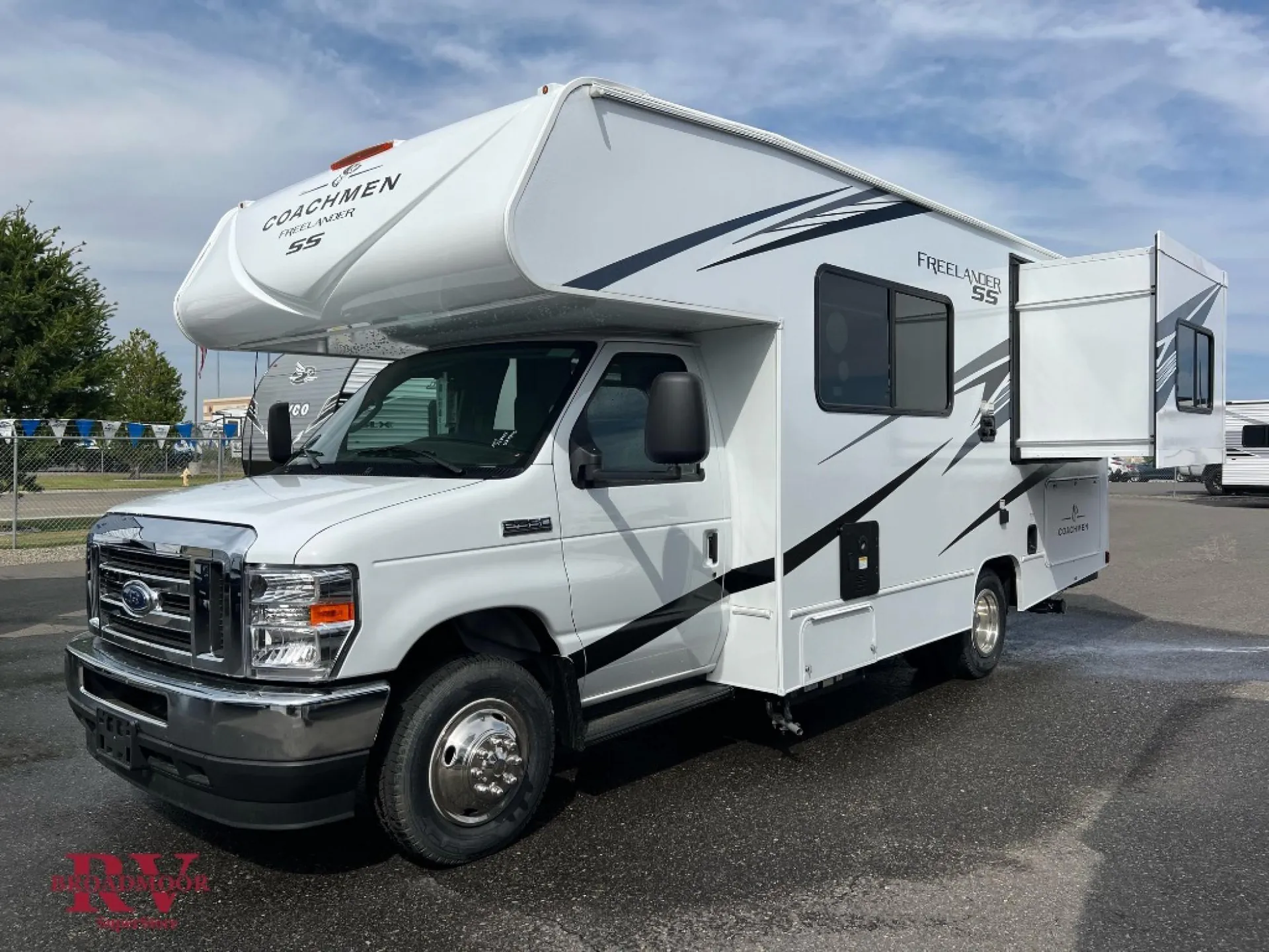 2025 Coachmen Freelander 21RSS Chevy - Photo 3