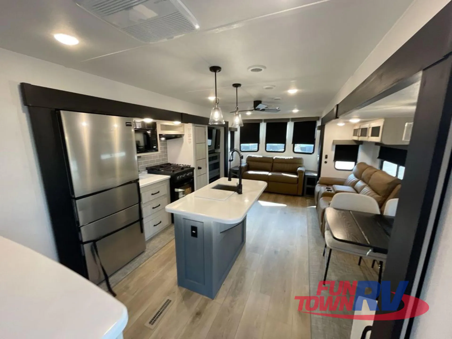 2026 Forest River Puma Vista 37PFL - Photo 4