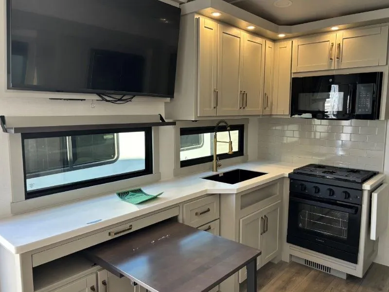 2026 Brinkley Model Z 2810, Photos photo 6