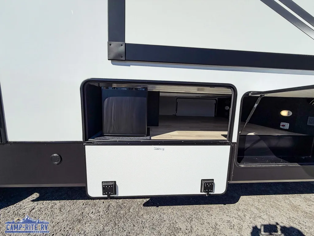 2026 Forest River Sierra 3800RK — Photo 7