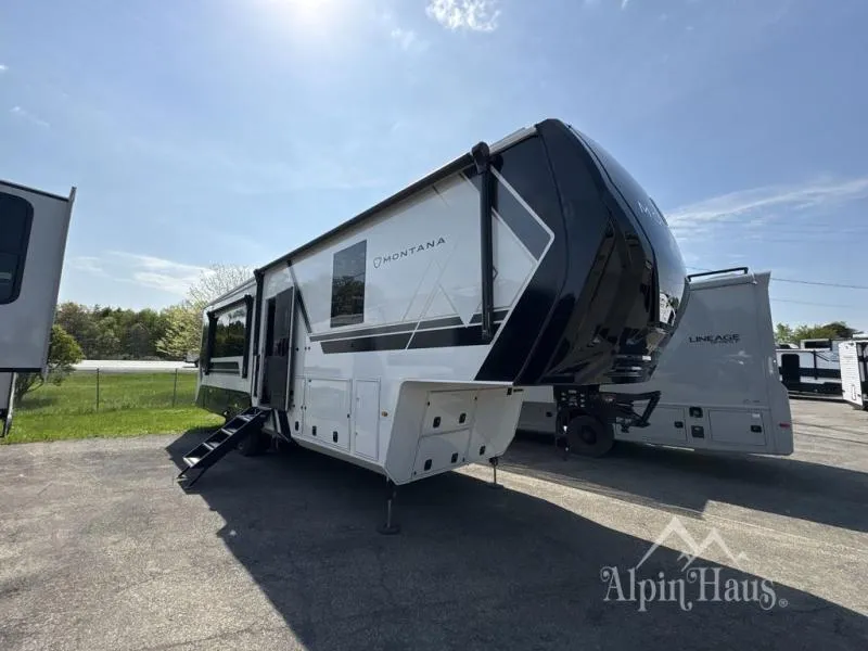 2026 Keystone Montana 3100RL - Photo 2