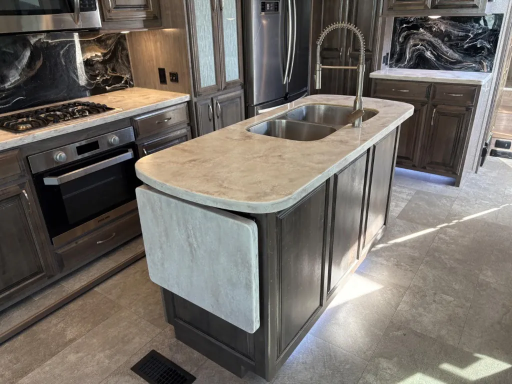 2020 Forest River Cedar Creek Champagne Edition 38EL, Photos photo 13
