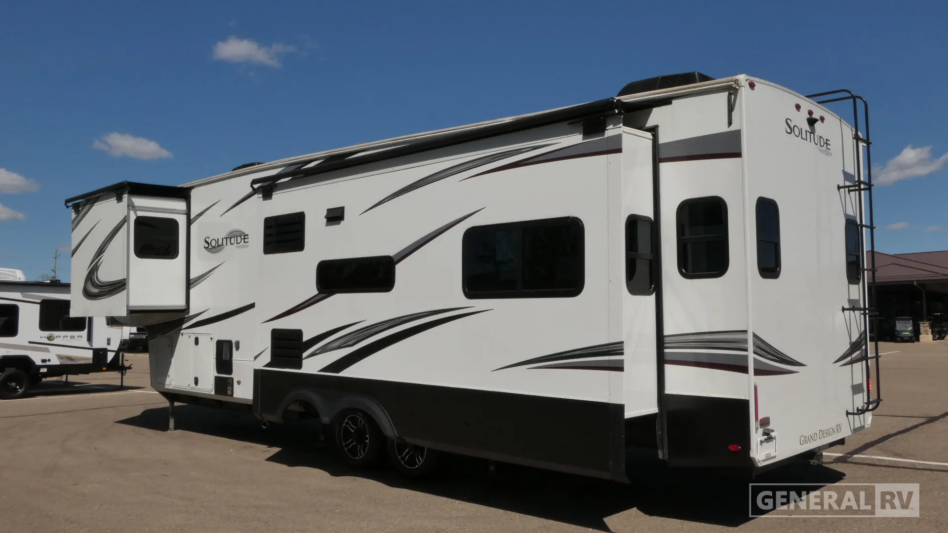 2022 Grand Design Solitude S-Class 3330RE - Photo 4