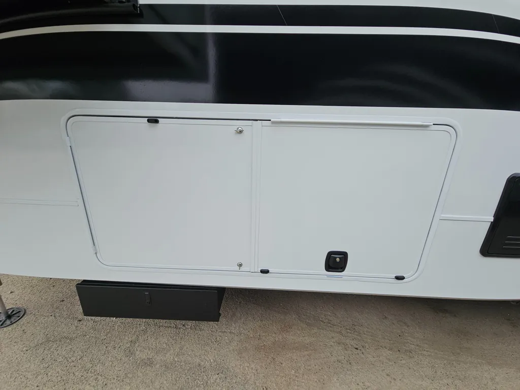 2026 Brinkley Model Z 3600, Photos photo 71