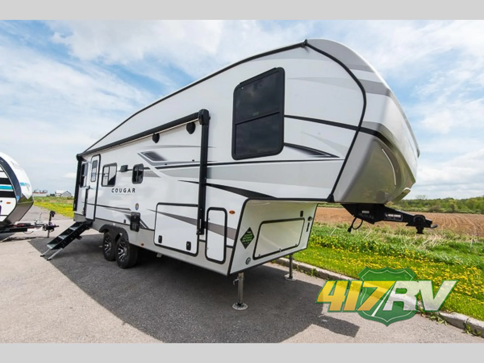 2025 Keystone Cougar Half-Ton 24RDS - Photo 2