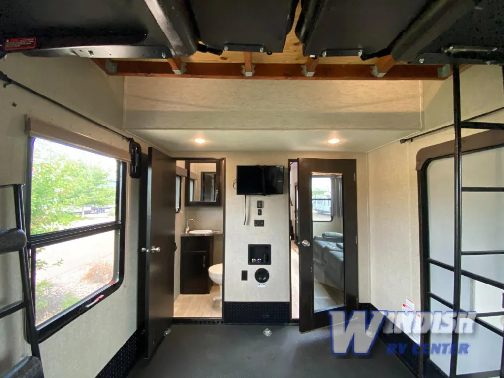 2018 Grand Design Momentum 351M, Photos photo 21