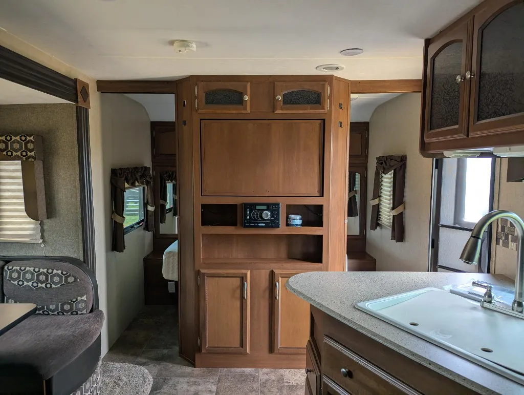 2015 Coachmen RV Freedom Express 231RBDS - Photo 3