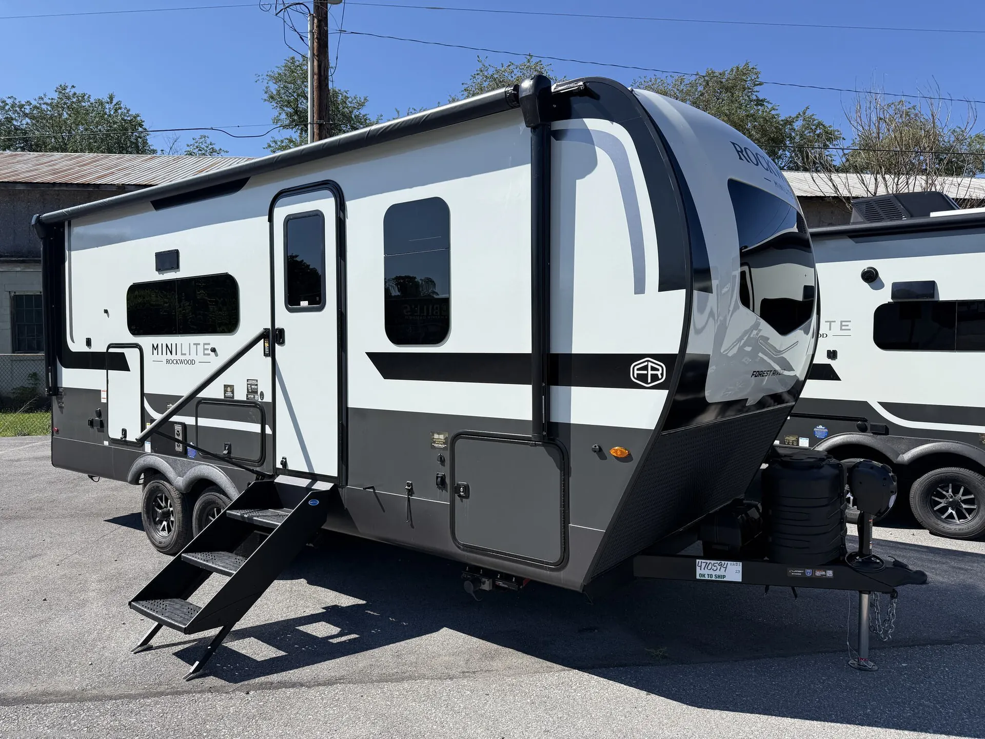 2027 Forest River Rockwood Mini Lite 2213S - Photo 2