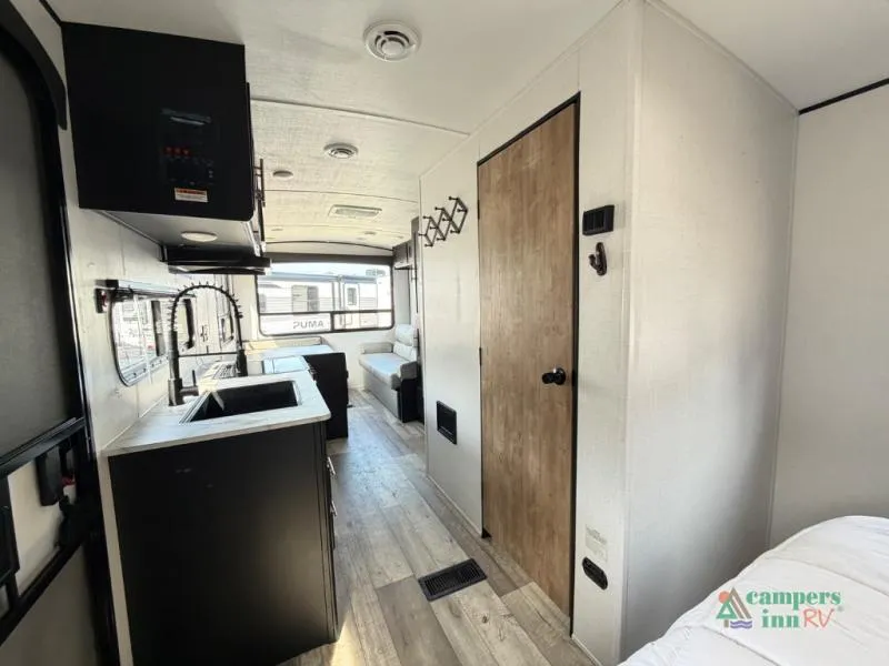 2023 Keystone Springdale 220RD - Photo 4