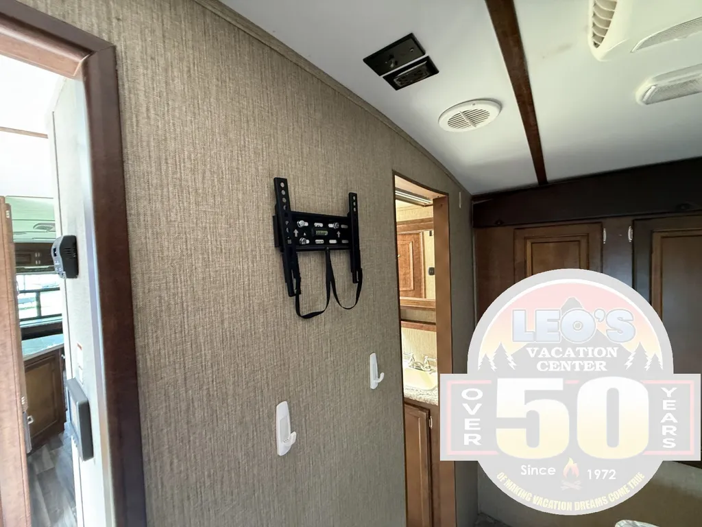 2016 Keystone Outback 298RE, Photos photo 33