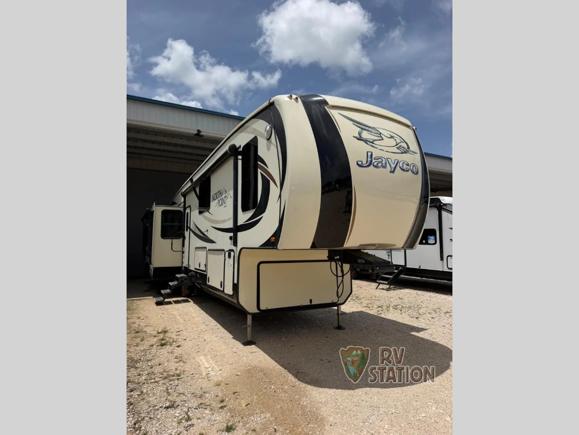 2016 Jayco North Point 377RLBH - Photo 2