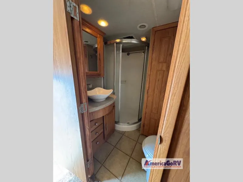 2011 NuWa HitchHiker Discover America Used    300 FK - Photo 2
