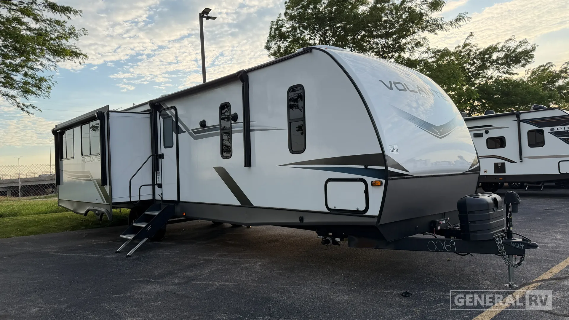 2024 Crossroads RV Volante 34RE - Photo 2