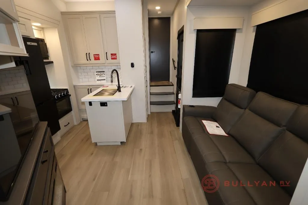 2026 Grand Design Momentum G-Class 320G - Photo 3