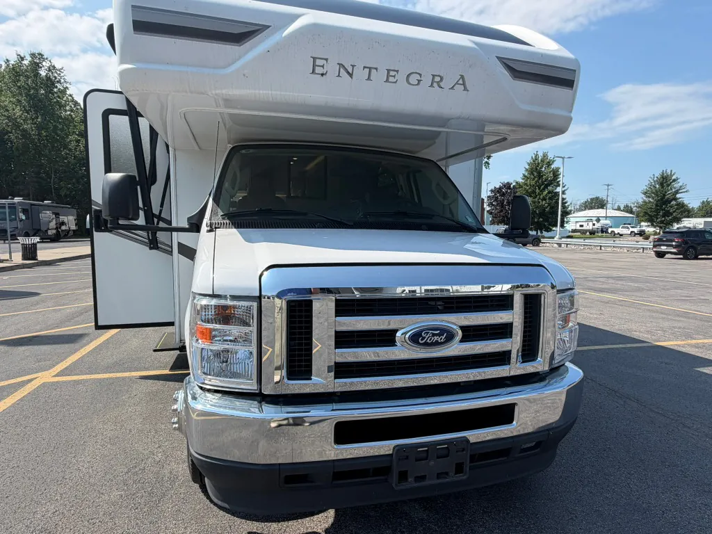 2023 Entegra Coach Odyssey 30Z - Photo 3