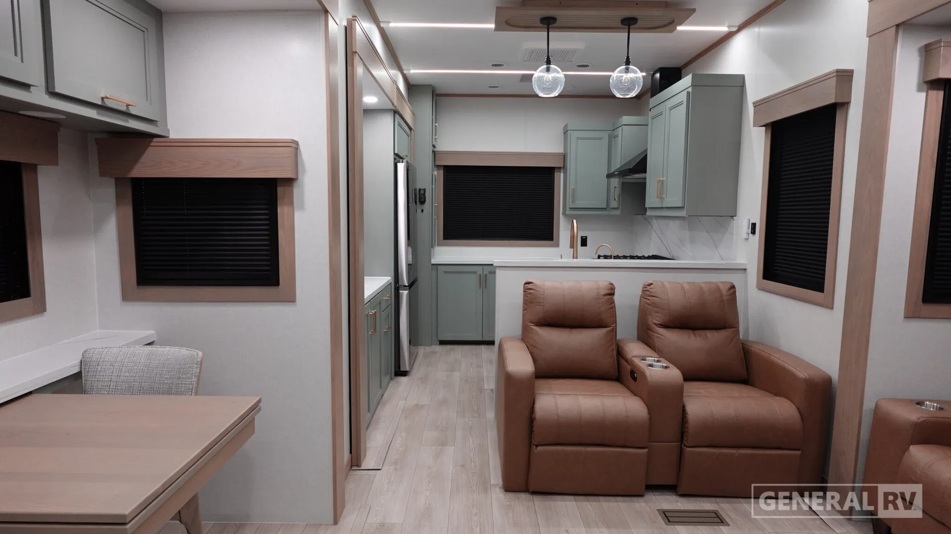 2027 Crossroads RV Redwood 401LK - Photo 3