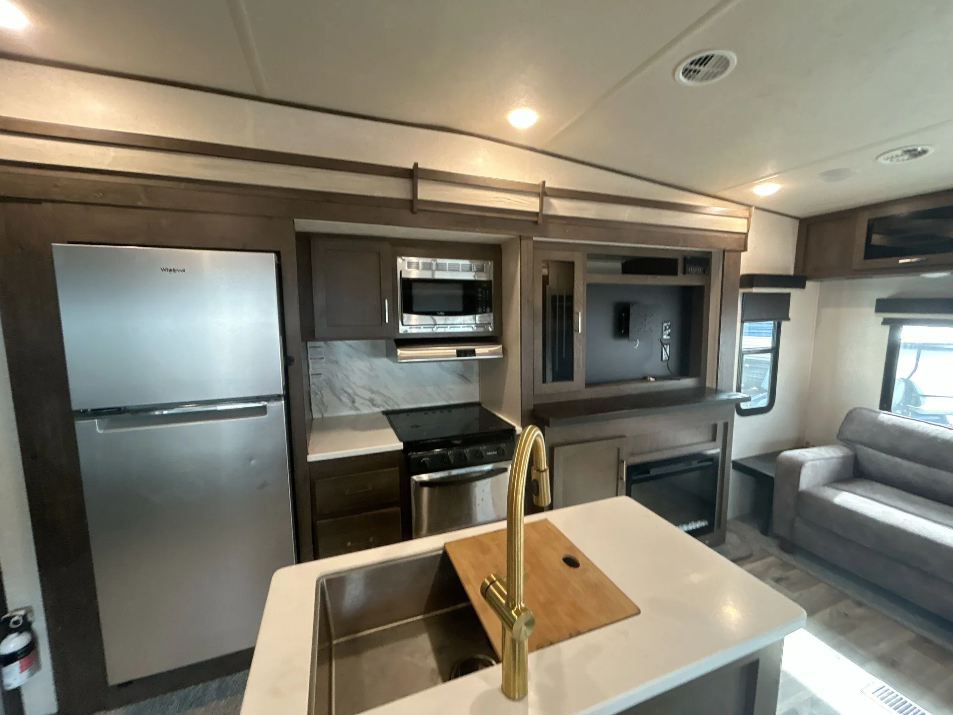 2018 Forest River Salem Hemisphere Hyper-Lyte 29RLSHL — campside