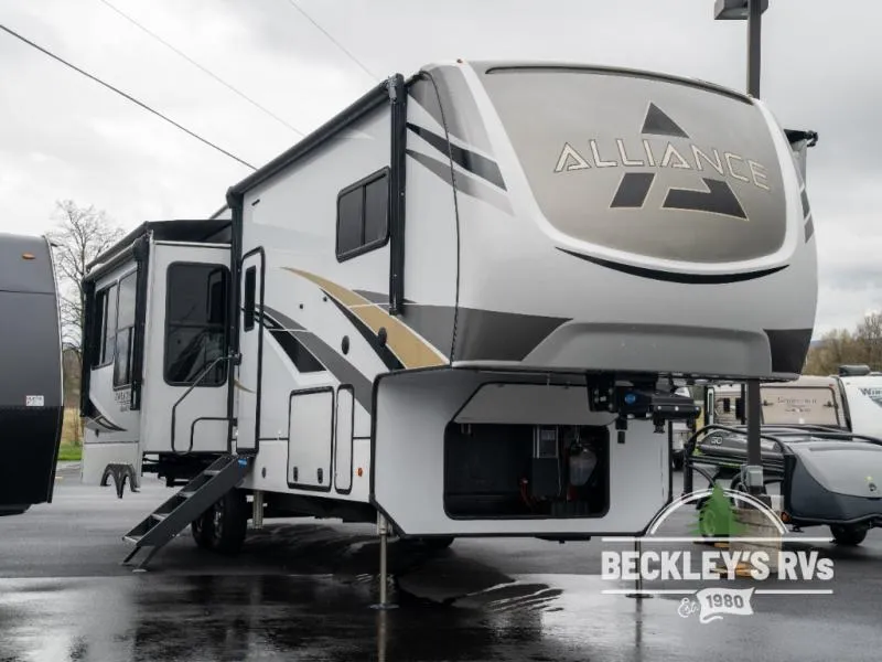 2022 Alliance RV Paradigm 310RL - Photo 2