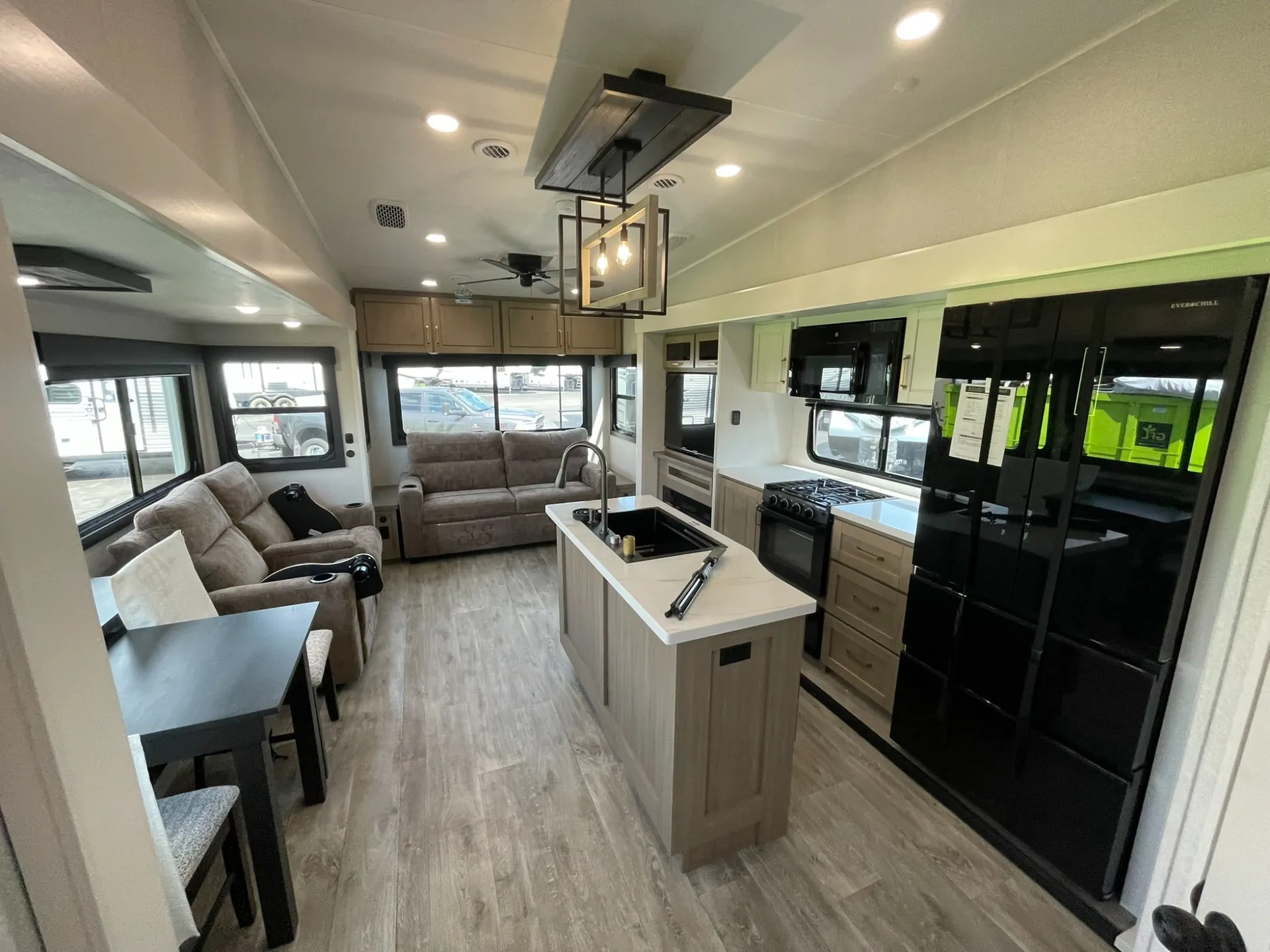 2026 Jayco Eagle 370FBTS - Photo 2