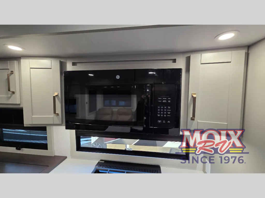 2026 Brinkley Model Z Air 297, Photos photo 13