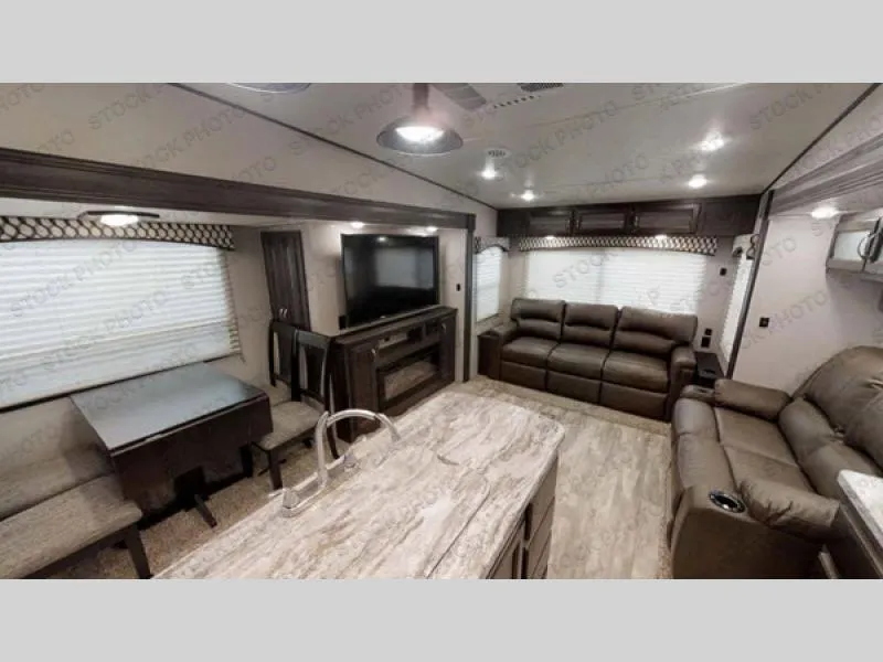 2019 Shasta RVs Phoenix Lite 285RLS - Photo 3