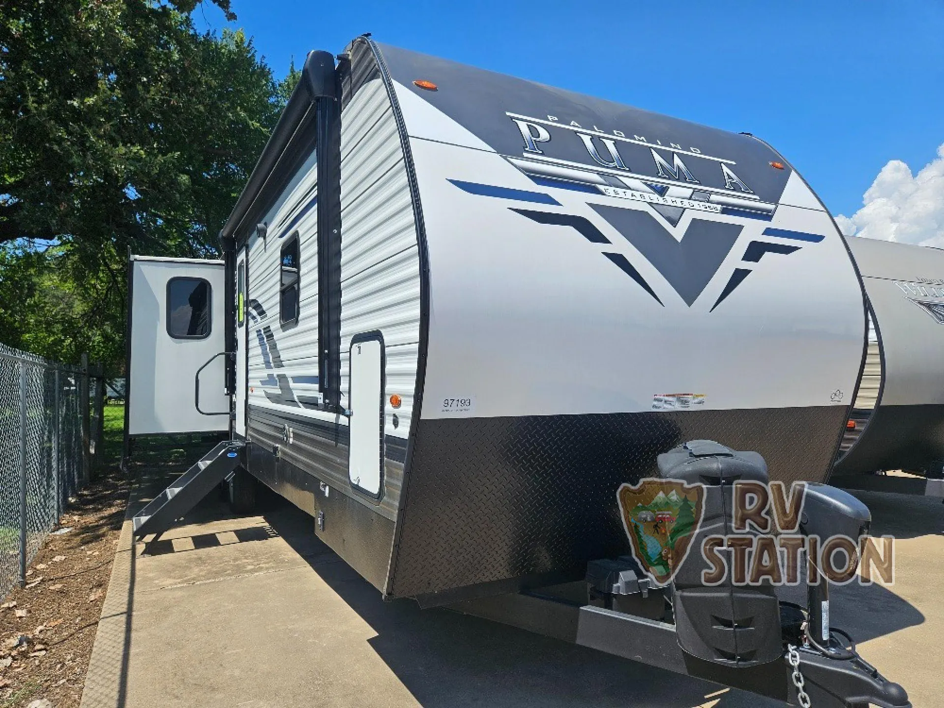 2022 Palomino Puma 31RLQS - Photo 2