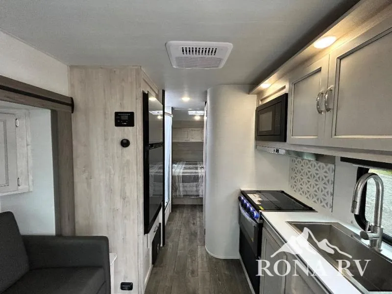 2026 Gulf Stream Vista Cruiser 23RSS - Photo 4