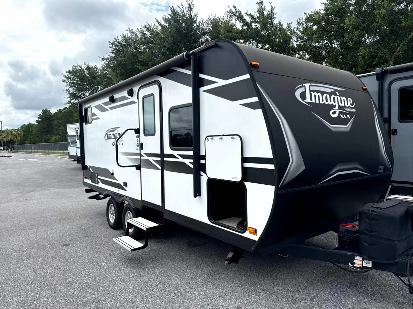 2019 Grand Design Imagine XLS 19BWE - Photo 2