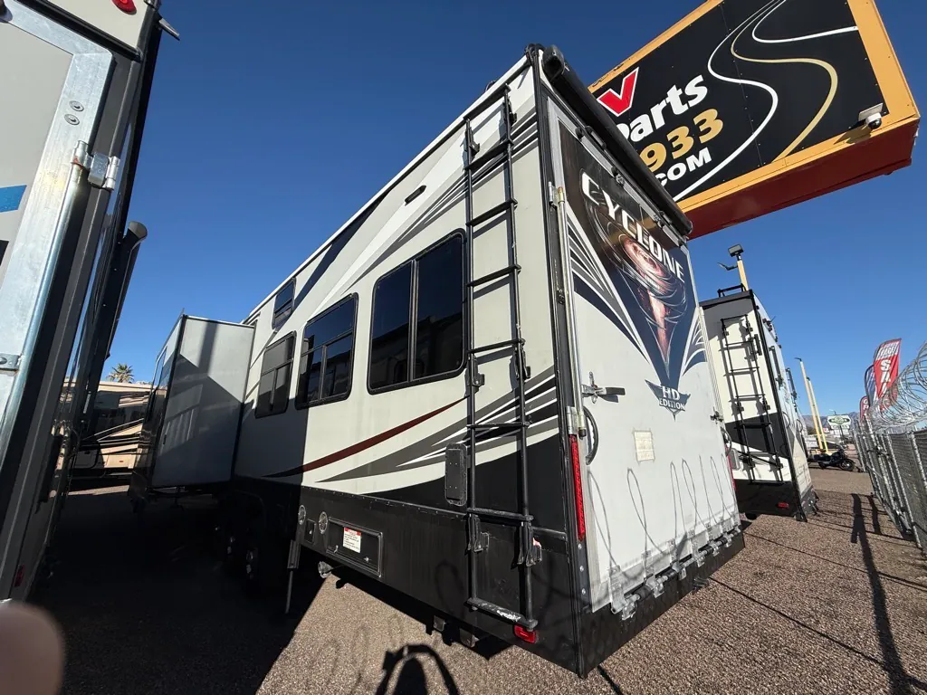 2018 Heartland Cyclone 4115 - Photo 3