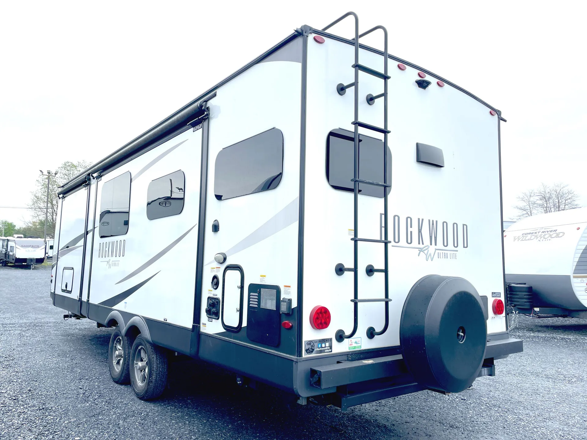 2023 Forest River Rockwood Ultra Lite 2614BS — off campside