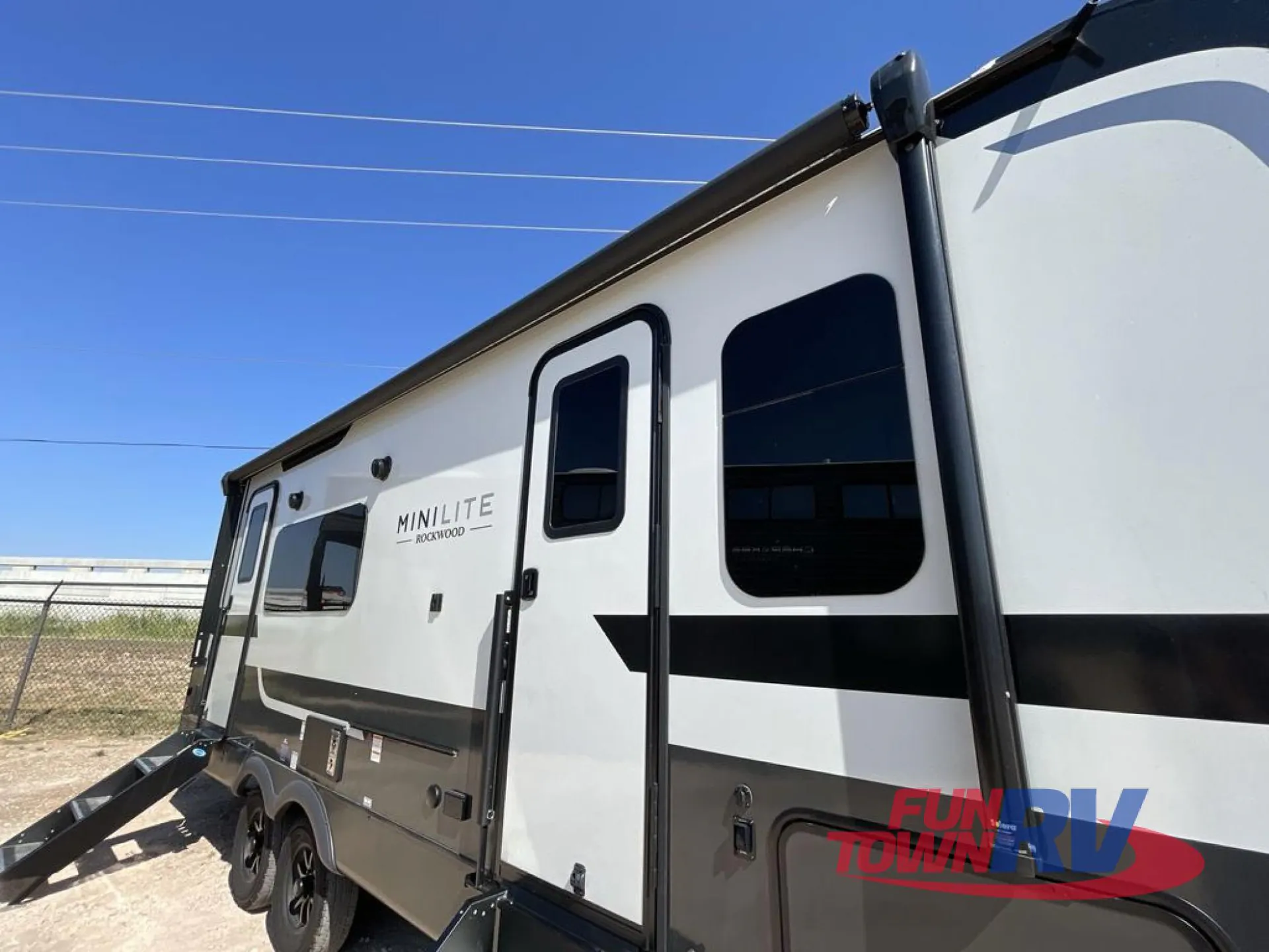 2026 Forest River Rockwood Mini Lite 2515S — Photo 6