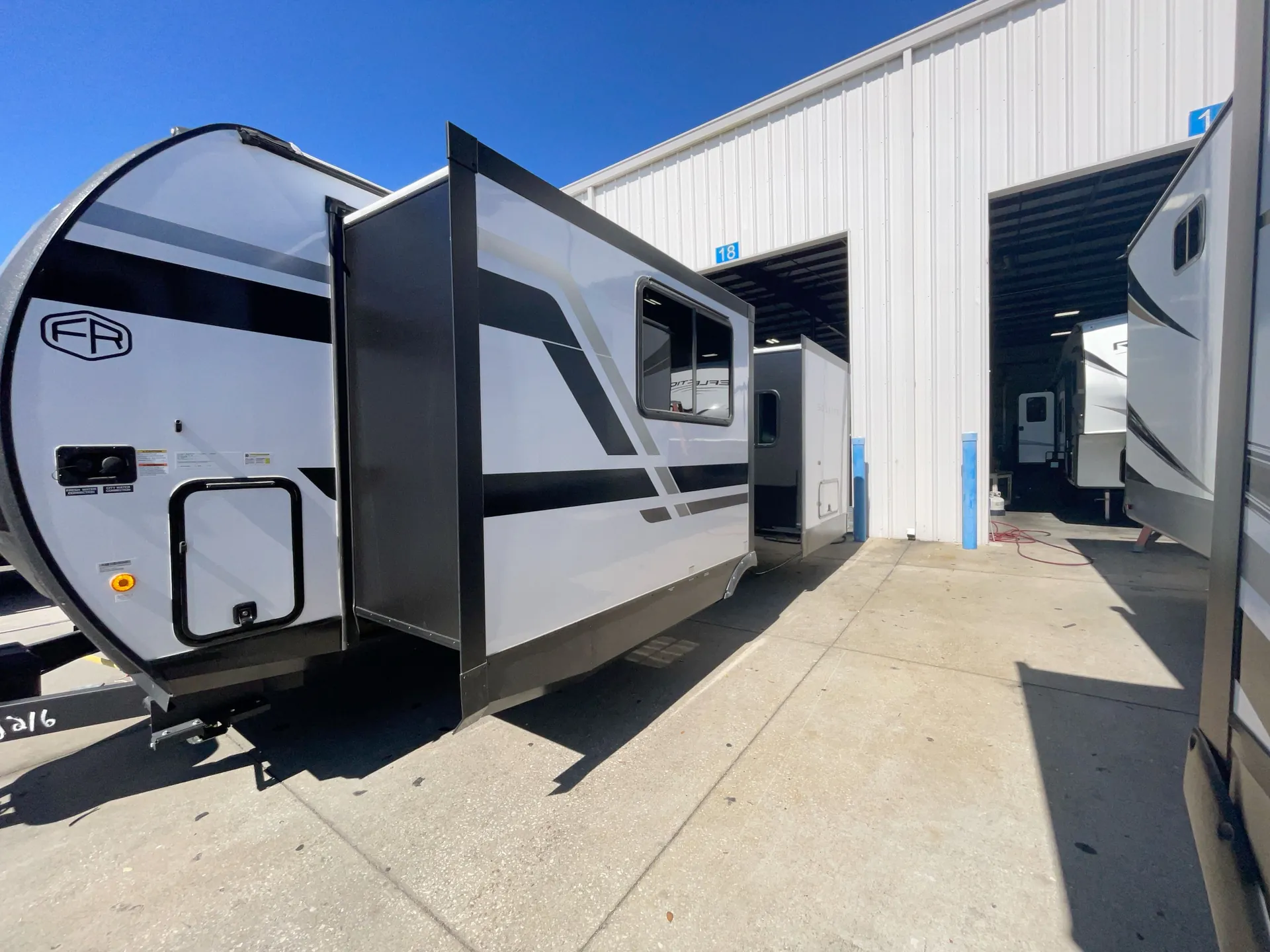2025 Forest River Solaire 2300FKBS dealer photo 6 from Camping World