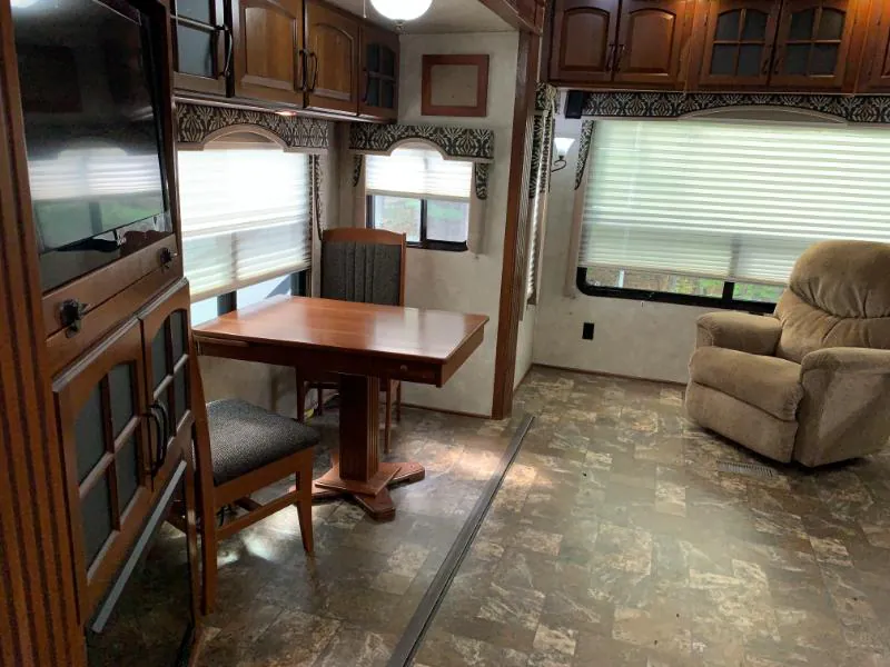 2014 Keystone Montana 3100RL, Photos photo 5