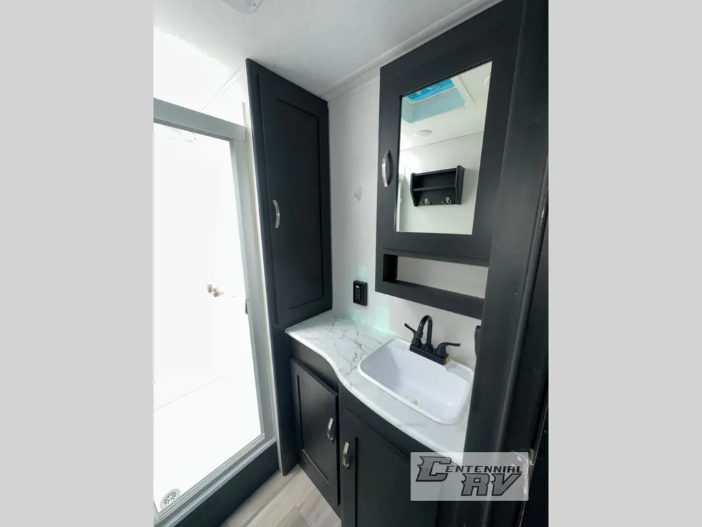 2022 Coachmen Freedom Express Ultra Lite 274RKS, Photos photo 23