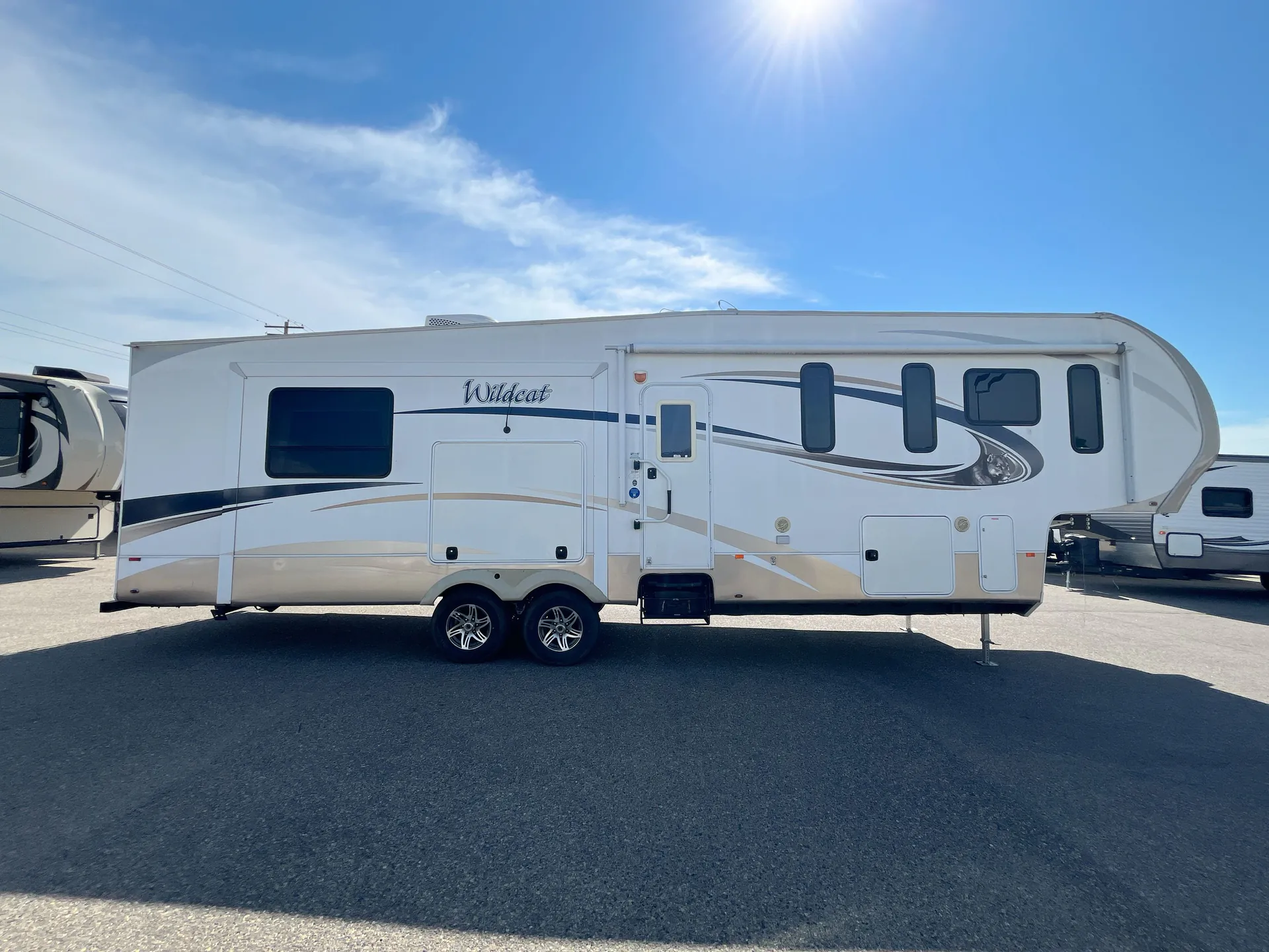 2015 Forest River Wildcat 331WP — campside