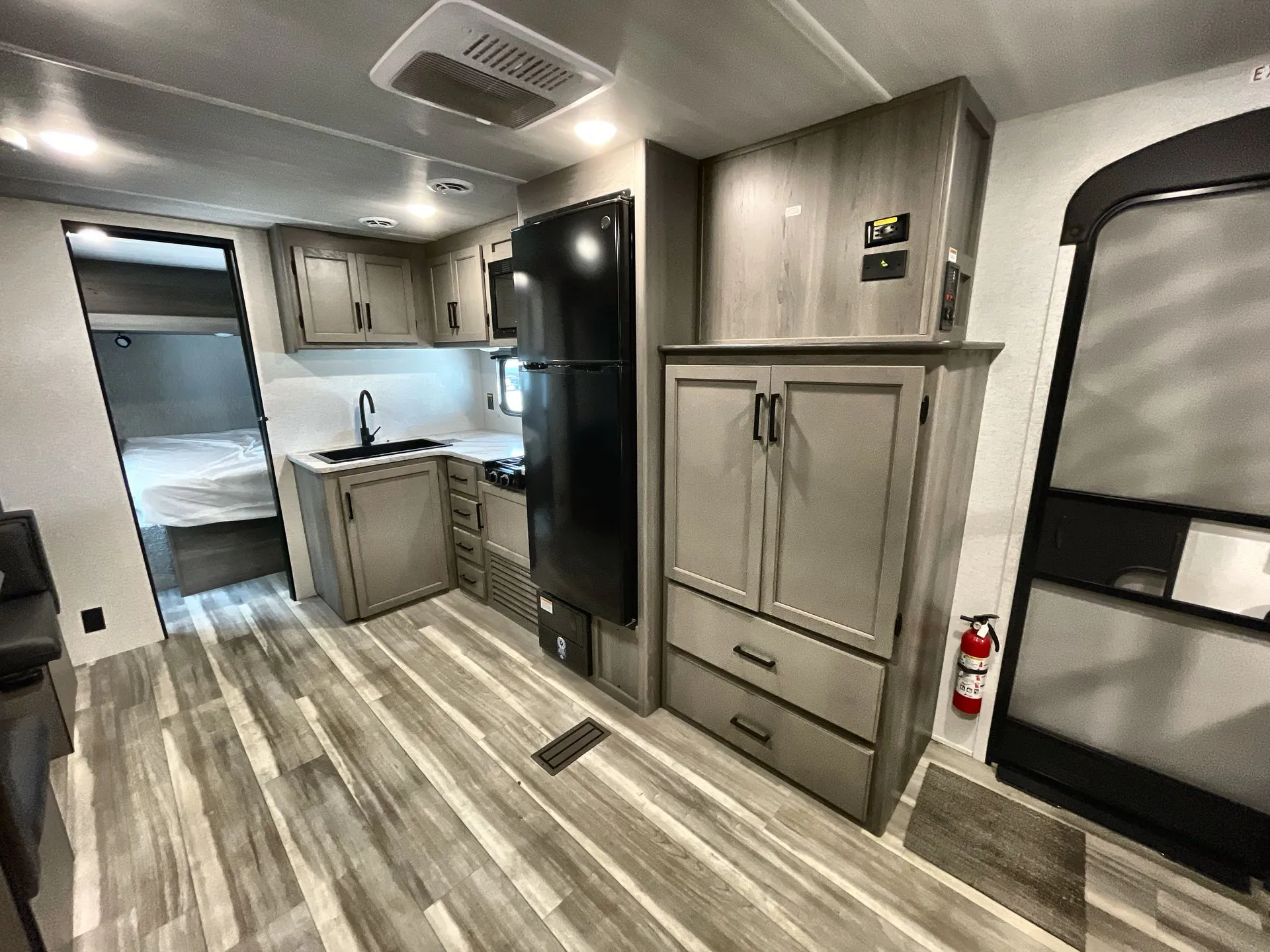 2024 Keystone Hideout Sport 269DB - Photo 4
