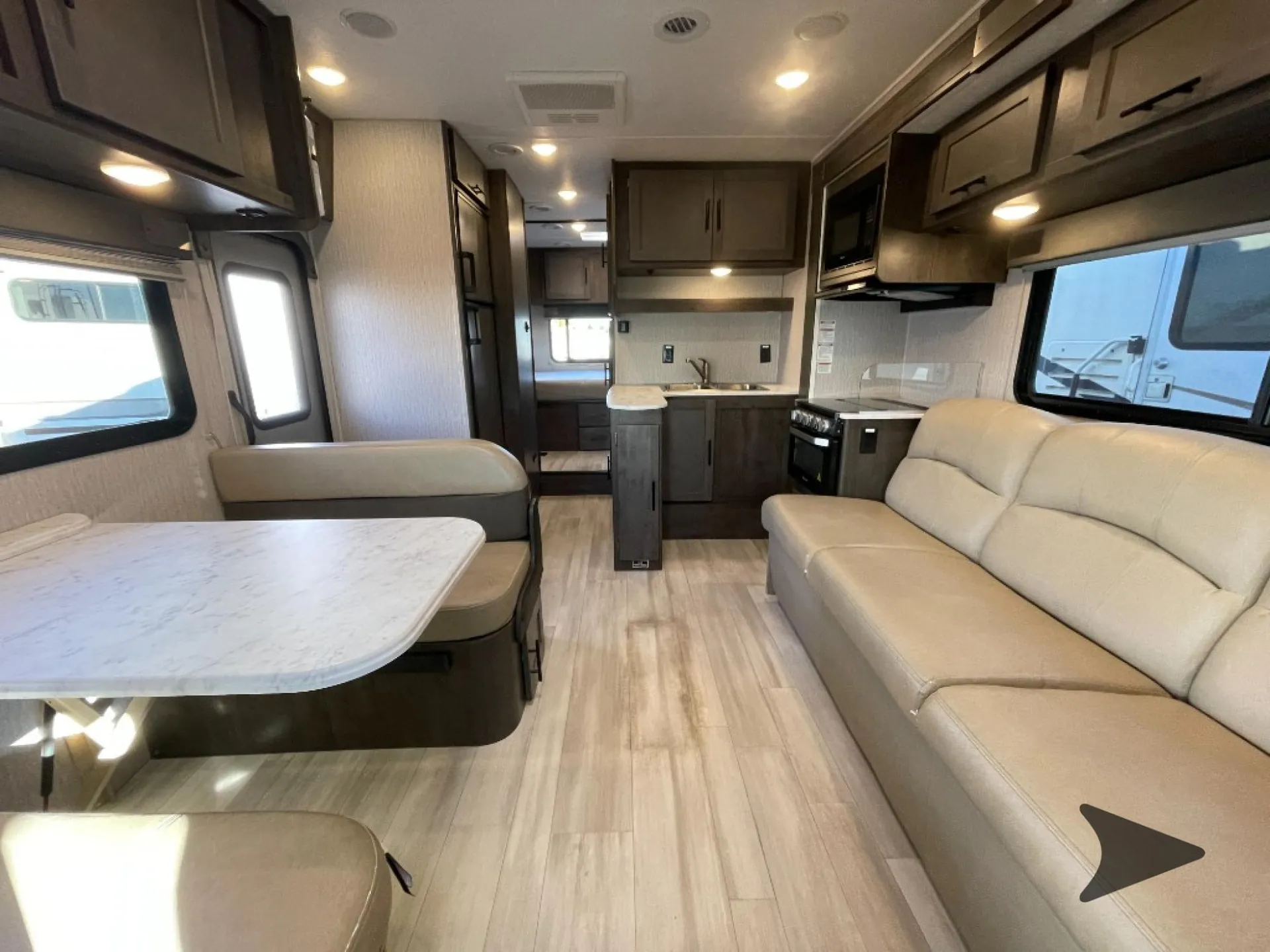 2023 Coachmen Leprechaun 270QB - Ford 450 - Photo 3