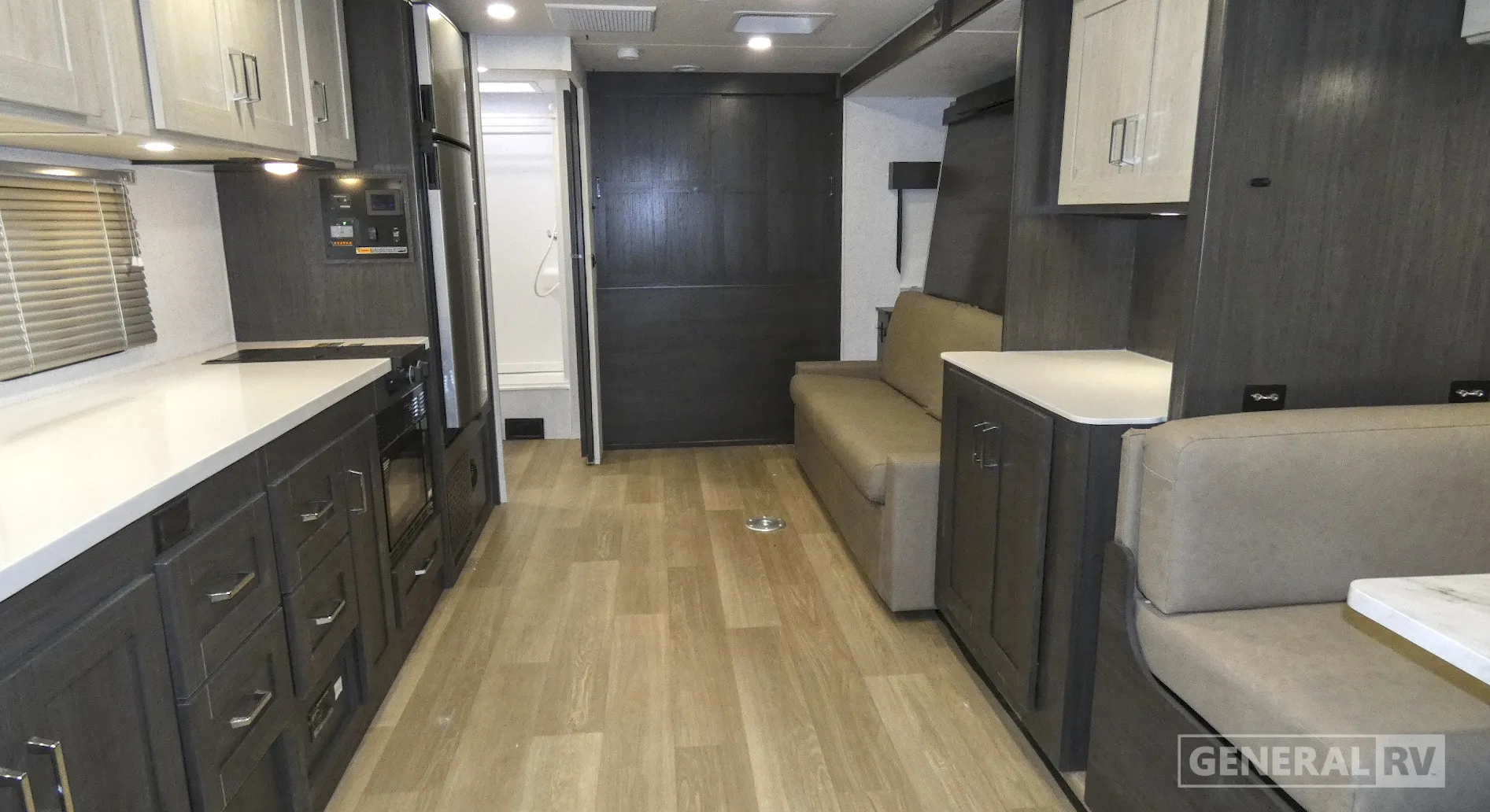 2027 Winnebago Sunflyer 28MB - Photo 3