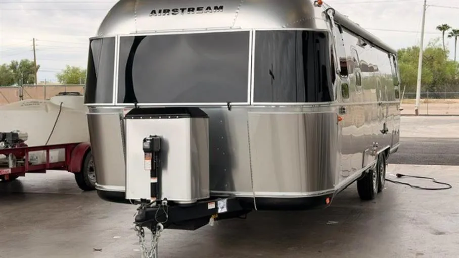 2027 Airstream Classic 28RB - Photo 2