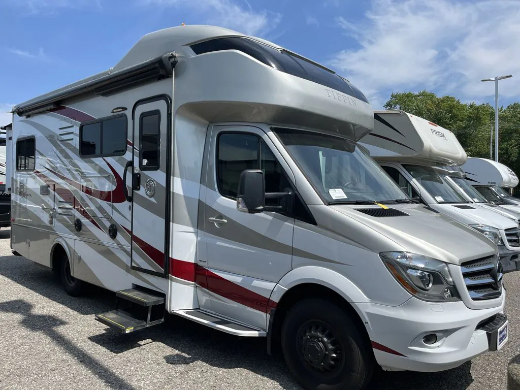 2017 Tiffin Wayfarer 24 QW dealer photo 1 from Colton RV
