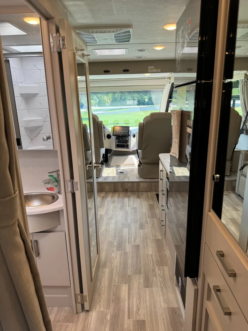 2026 Thor Motor Coach Axis 26.2, Photos photo 39