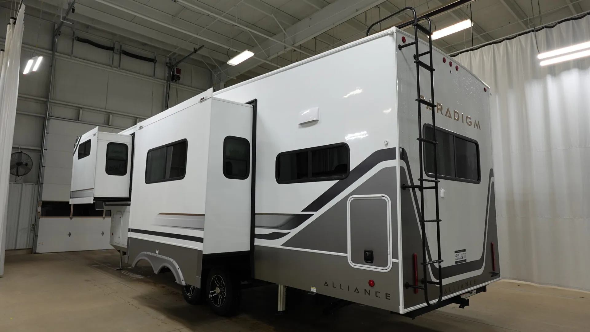 2026 Alliance RV Paradigm 312RK - Photo 4